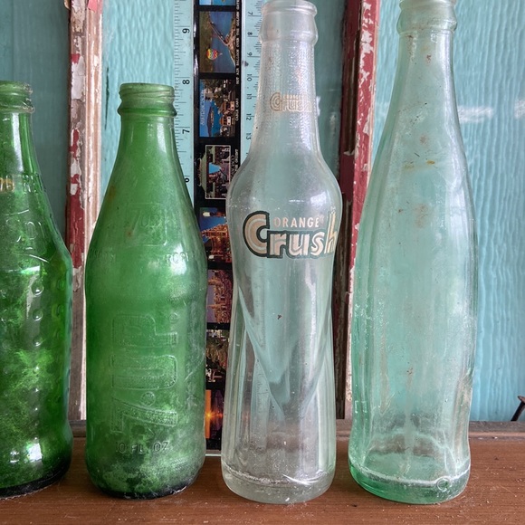 Four old bottles Sprite 7-Up orange crush and unknown - Picture 11 of 11